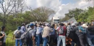 Desalojan a campesinos que mantenían bloqueada la carretera Tuxpan-Tampico desde el miércoles pasado