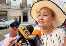 Madres buscadoras difunden fichas de desaparecidos en el centro de Veracruz