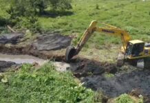 Medellín de Bravo se adelanta a las lluvias con limpieza de canales en Los Robles