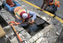 Limpieza preventiva de canales agiliza el desfogue de agua pluvial tras intensas lluvias en Veracruz