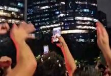 Abuchean e insultan a Morena y Sheinbaum en festejo colombiano en el Ángel de la Independencia de la CDMX
