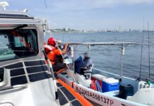 Rescatan a 3 personas frente a playas en Boca del Río