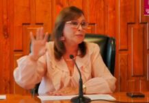 Nahle revela que impondrá su nombre a un salón del palacio de gobierno, luego se retracta: «no, cómo crees»