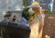 Madre exige llorando a Nahle que el crimen de su hija se investigue por feminicidio