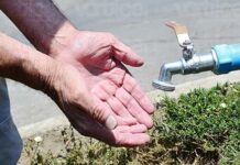 Cinco días sin agua llevan vecinos de la Hernández Ochoa, CMAS no atiende los reclamos
