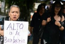 Con banda y mariachi despiden a Zenyazen, en medio de una ola violenta por la que atraviesa Veracruz: alto a la barbarie, justicia, exigen