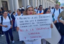 Otra vez toman calles y el IMSS-Bienestar por falta de medicamentos, insumos y derechos laborales en Veracruz