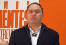 Luis Carbonell propone placas permanentes en Veracruz y rechaza reemplacamiento en 2027