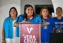 Palacio municipal se ilumina de azul por la inclusión en veracruz