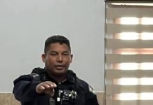 Detienen a jefe policíaco y a su escolta en Tecolutla; los involucran con la desaparición y homicidio de dos taxistas