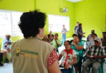 Ayuntamiento de Medellín de Bravo fortalece al campo con entrega de enraizador micorrízico a productores del ejido La Palma