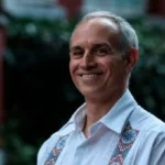 La vida en Suiza de Hugo López-Gatell: Cancillería le paga 2.5 mdp anuales, seguro médico y hasta el traslado de su Peugeot